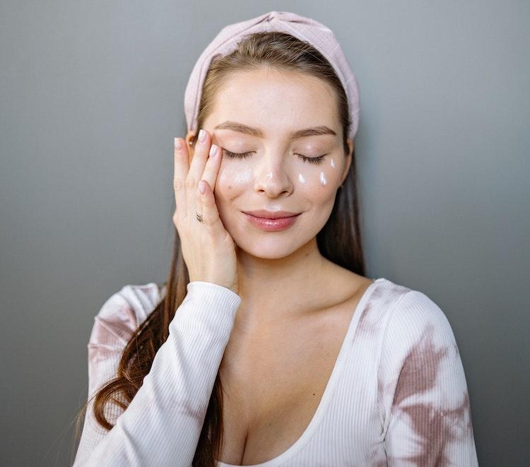 When Should You Start Using Eye Cream?