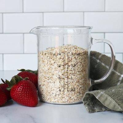 Strawberry Overnight Oats | Healthy Recipes For Acne