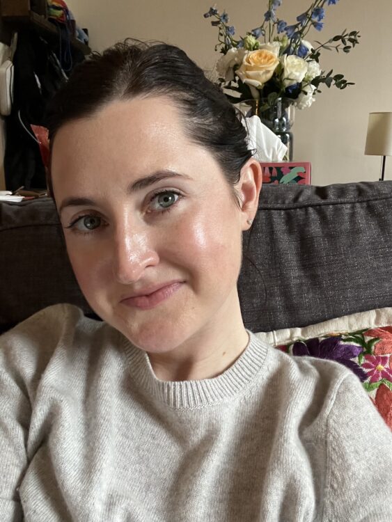 How to Apply Tinted Moisturizer for a Flawless Finish