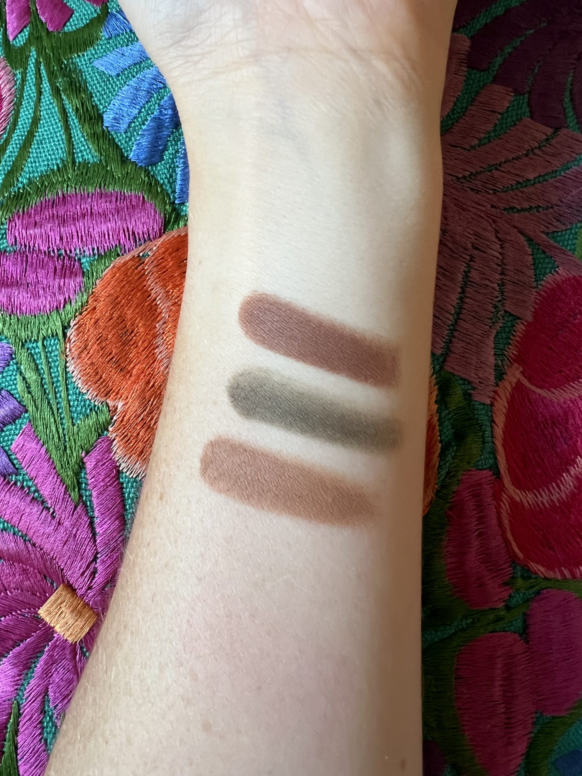 merit Solo Shadow Matte Eye Color swatches