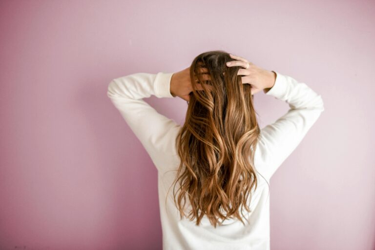 Your Guide to a Healthy Hair Routine That’ll Help You Achieve Luscious Locks