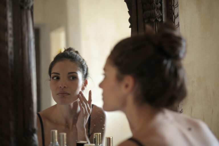 How To Treat Dehydrated Skin and Bring Back Your Natural Glow