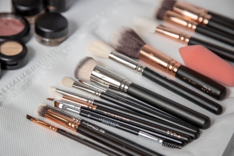How to Wash Cosmetic Brushes The Right Way